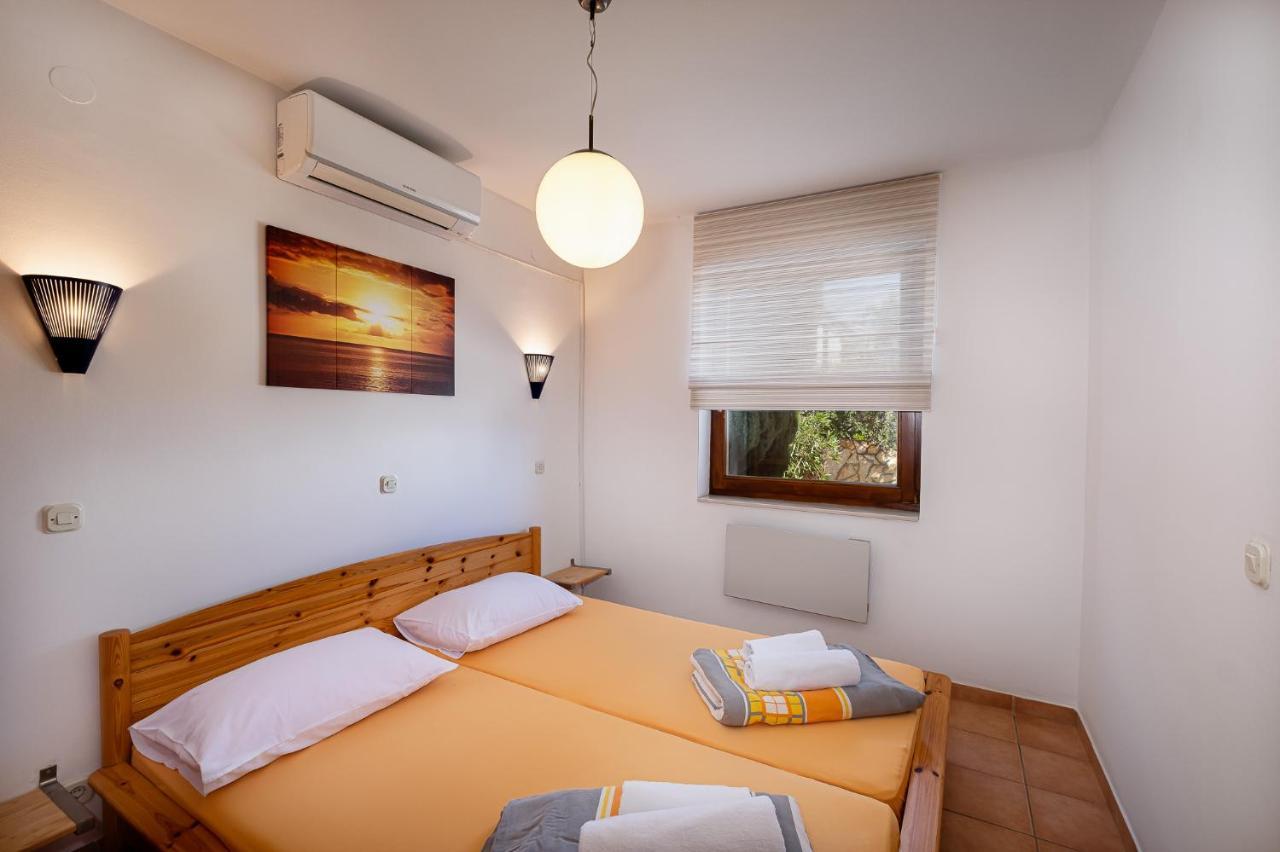 House Petra On The Beach-sea Apartment