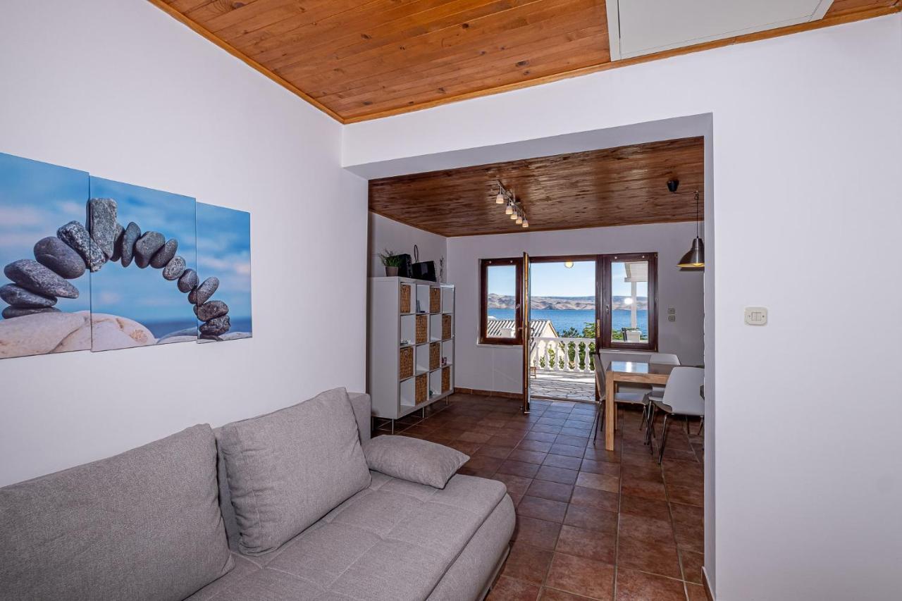 Apartment House Petra On The Beach-sea Cesarica