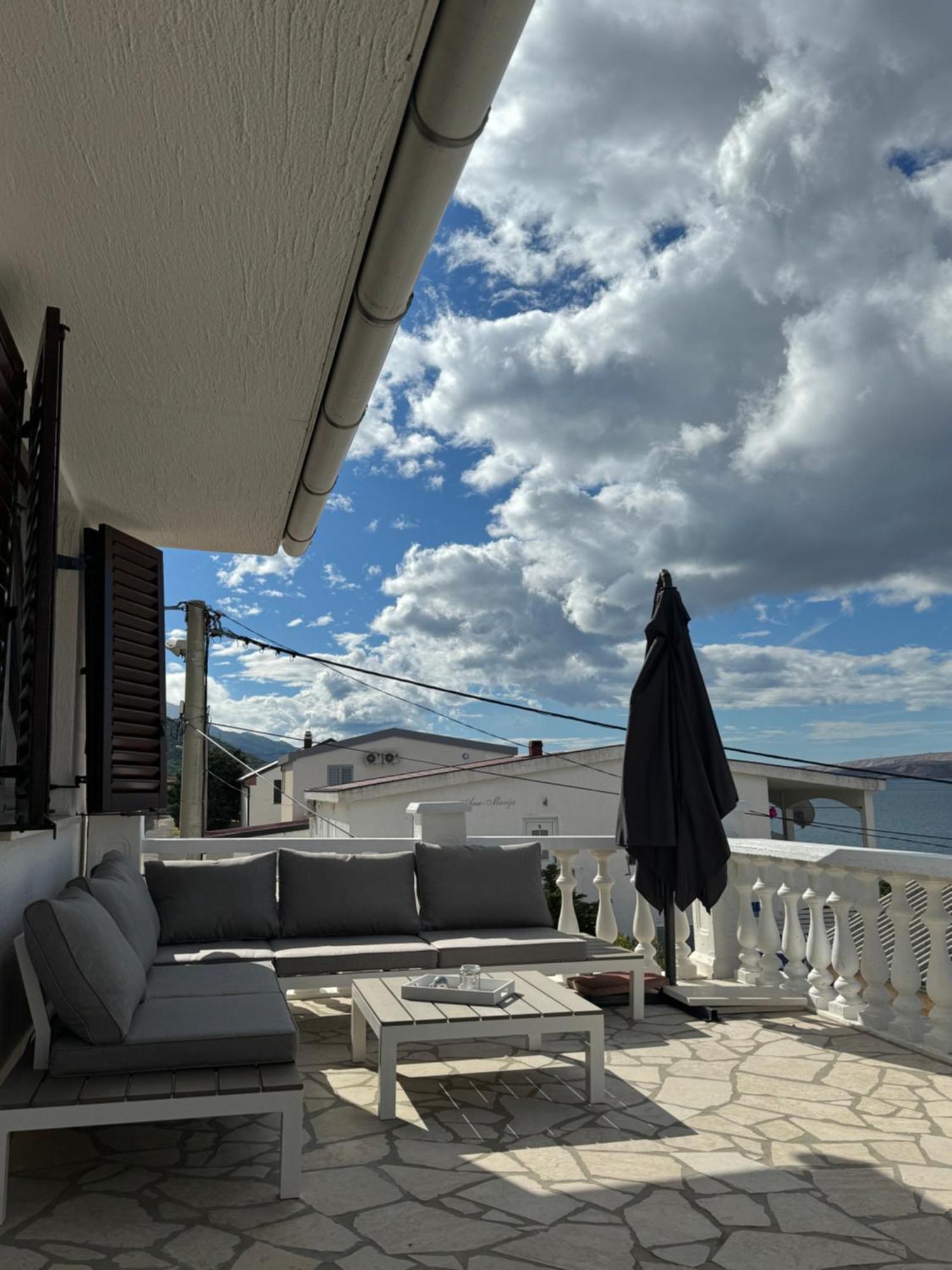 Apartment House Petra On The Beach-sea Cesarica
